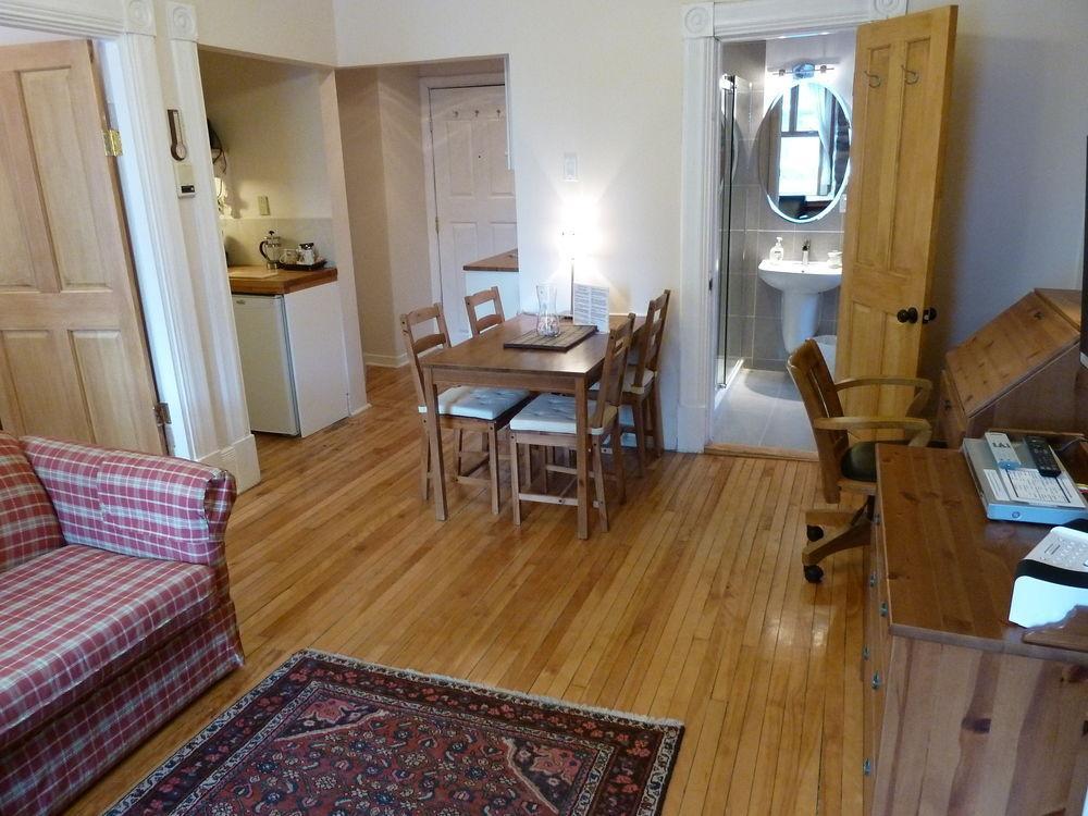 Gite University Bed And Breakfast Montréal Exteriör bild