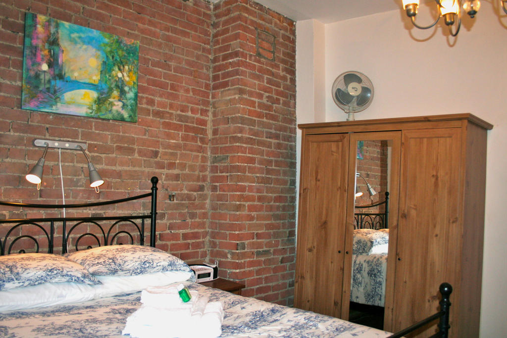 Gite University Bed And Breakfast Montréal Exteriör bild